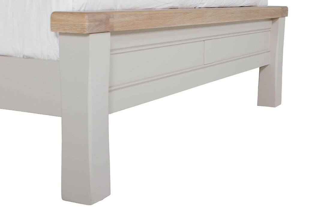 Doune 5' Low Footboard Bed Taupe