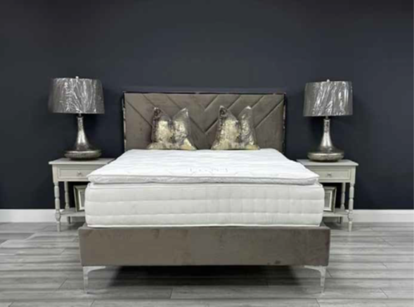 Molly Double Bed