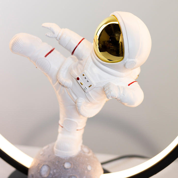 Kung fu astronaut usb lamp