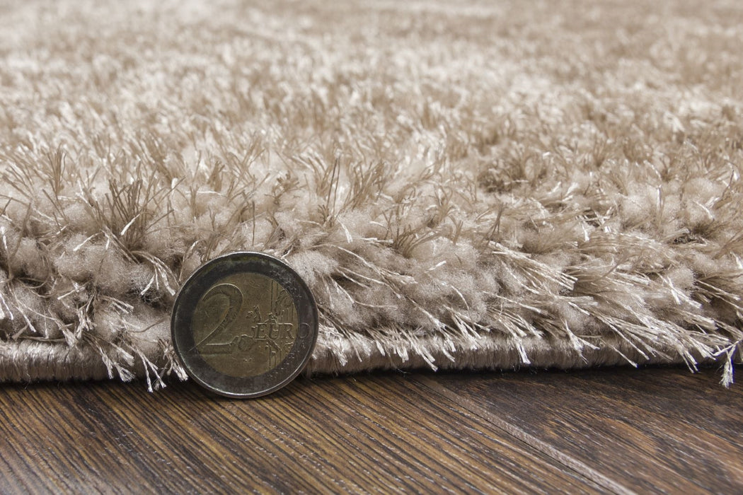 Beige Shaggy Rug - Plush